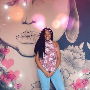 Meet your Posher, Olivia